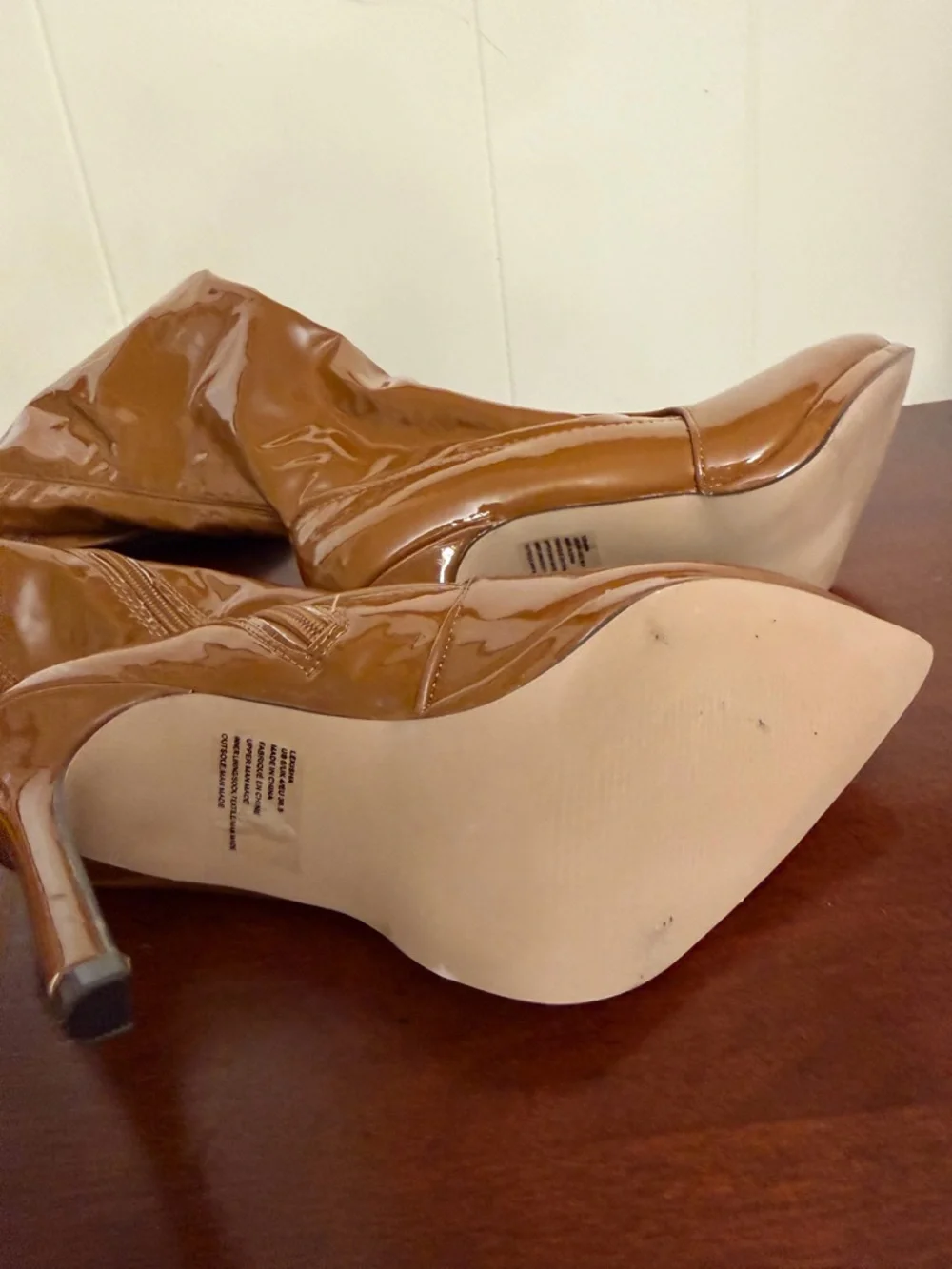 Shoe Dazzle Lekisha Tan /camel, Patent faux leather Thigh High Boots 6 NWOT